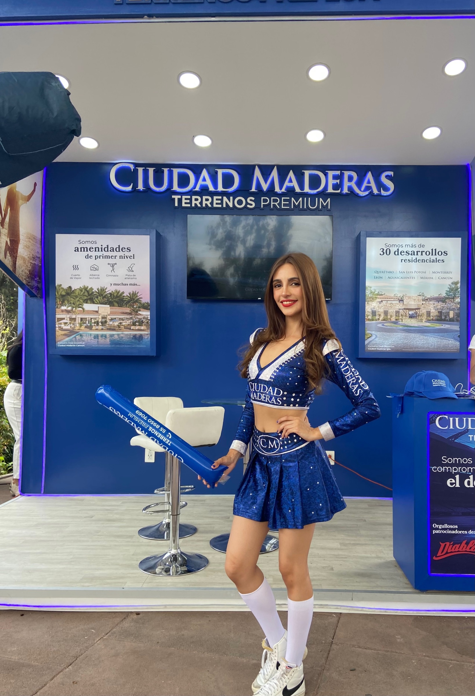 Raquel Nuñez · Edecán AA en Ciudad de México