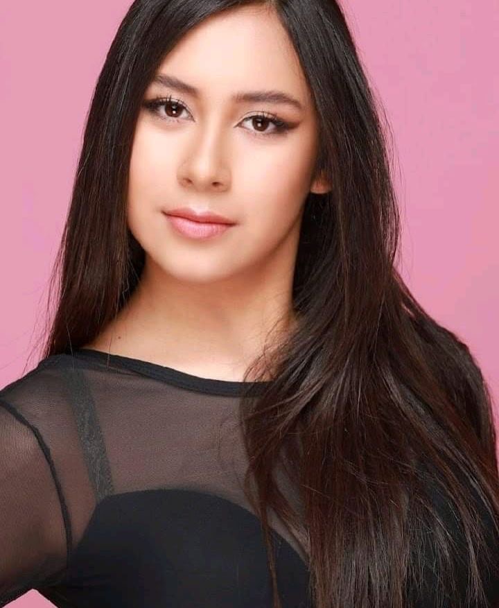 Alessa Salazar · Edecán AA en Ciudad de México