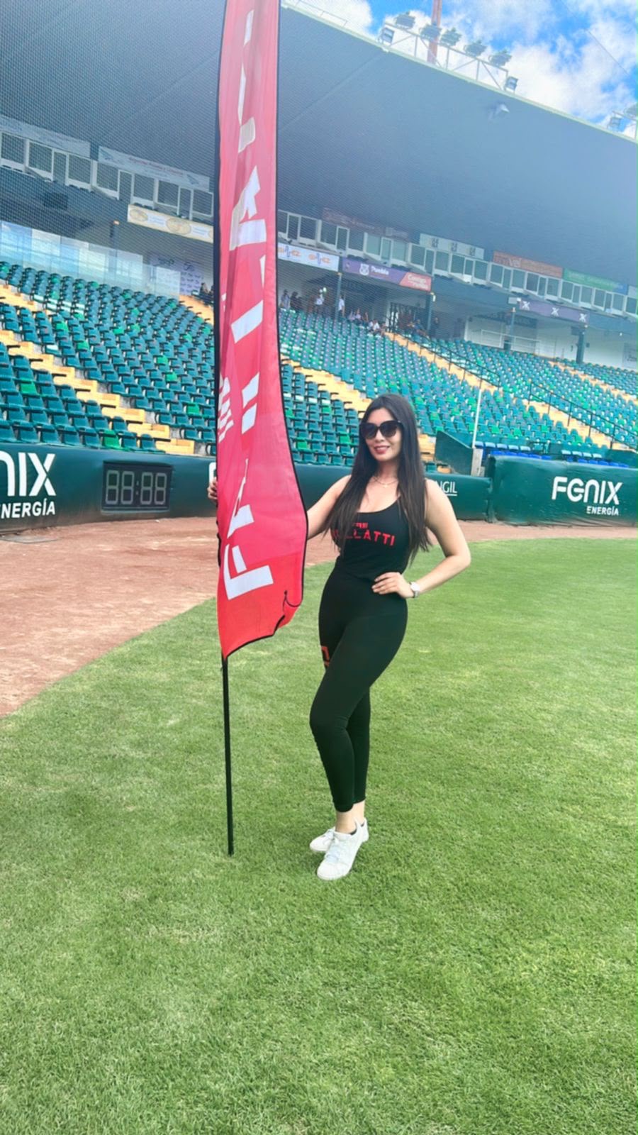 Mariana Navarrete · Edecán AAA en Puebla