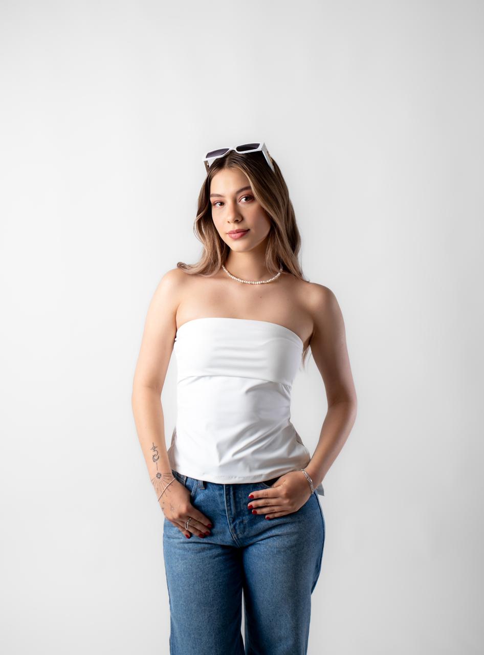 Daniela Renteria · Edecán AA en Guadalajara