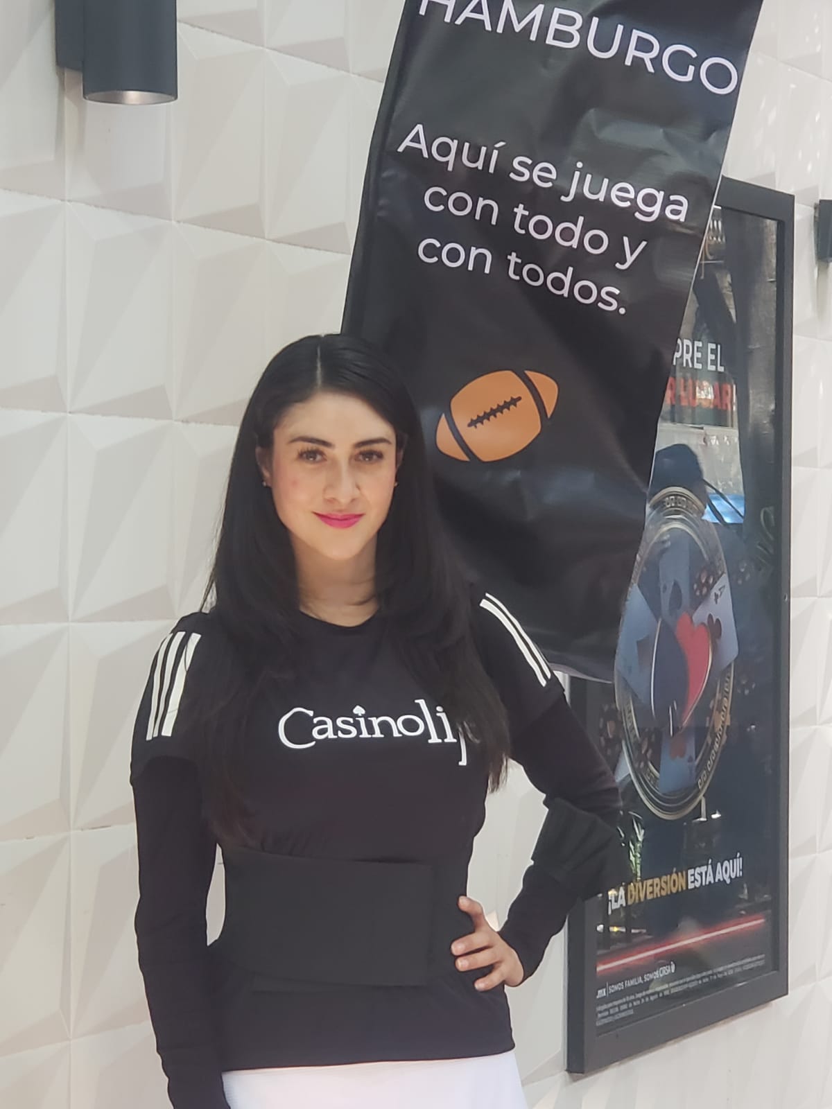 Rubi Espinoza · Edecán AA en Ciudad de México