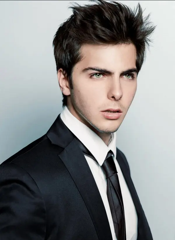 Mauricio Treviño · Modelo en Monterrey