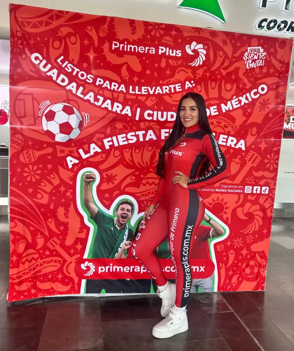 Sharon Bonequi · Edecán AA en Ciudad de México