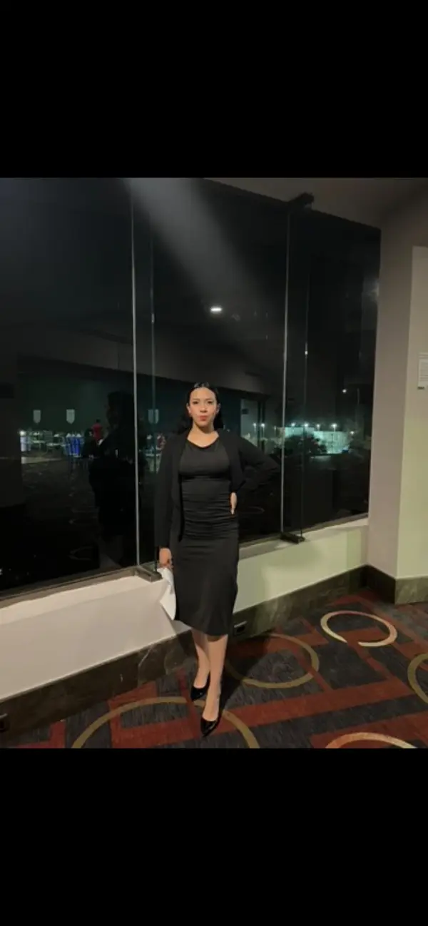 Valeria Roldan · Edecán AA en Ciudad de México